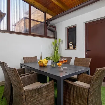 Nobis Apartament *